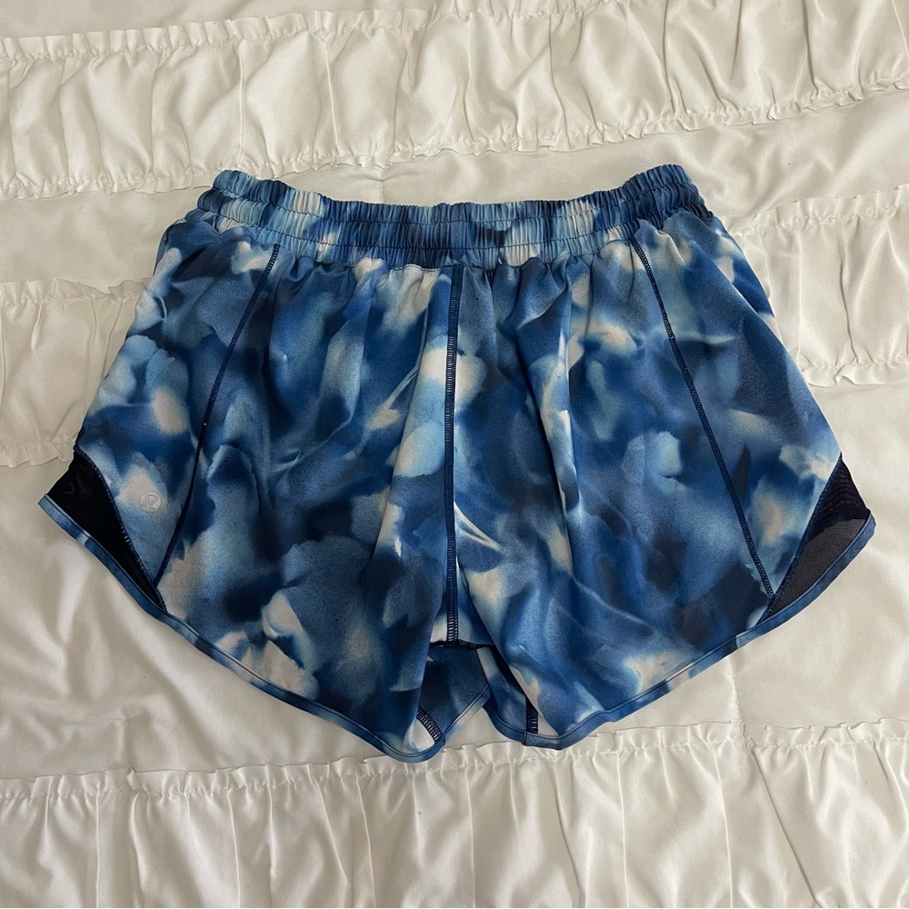 lululemon hotty hot shorts 4”